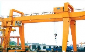 lắp cổng trục ngoài trời